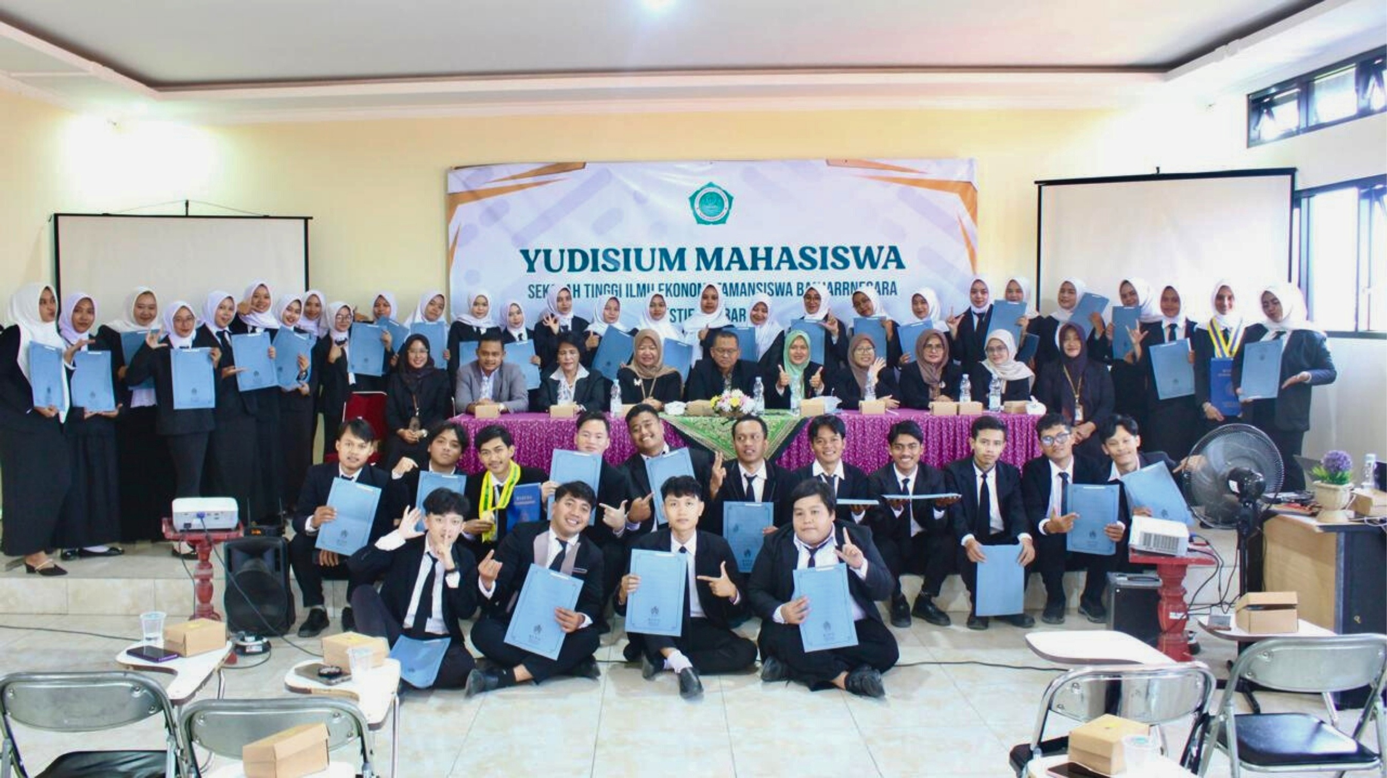 STIE Tamansiswa Banjarnegara Gelar Yudisium Tahap Kedua Tahun Akademik 2024/2025