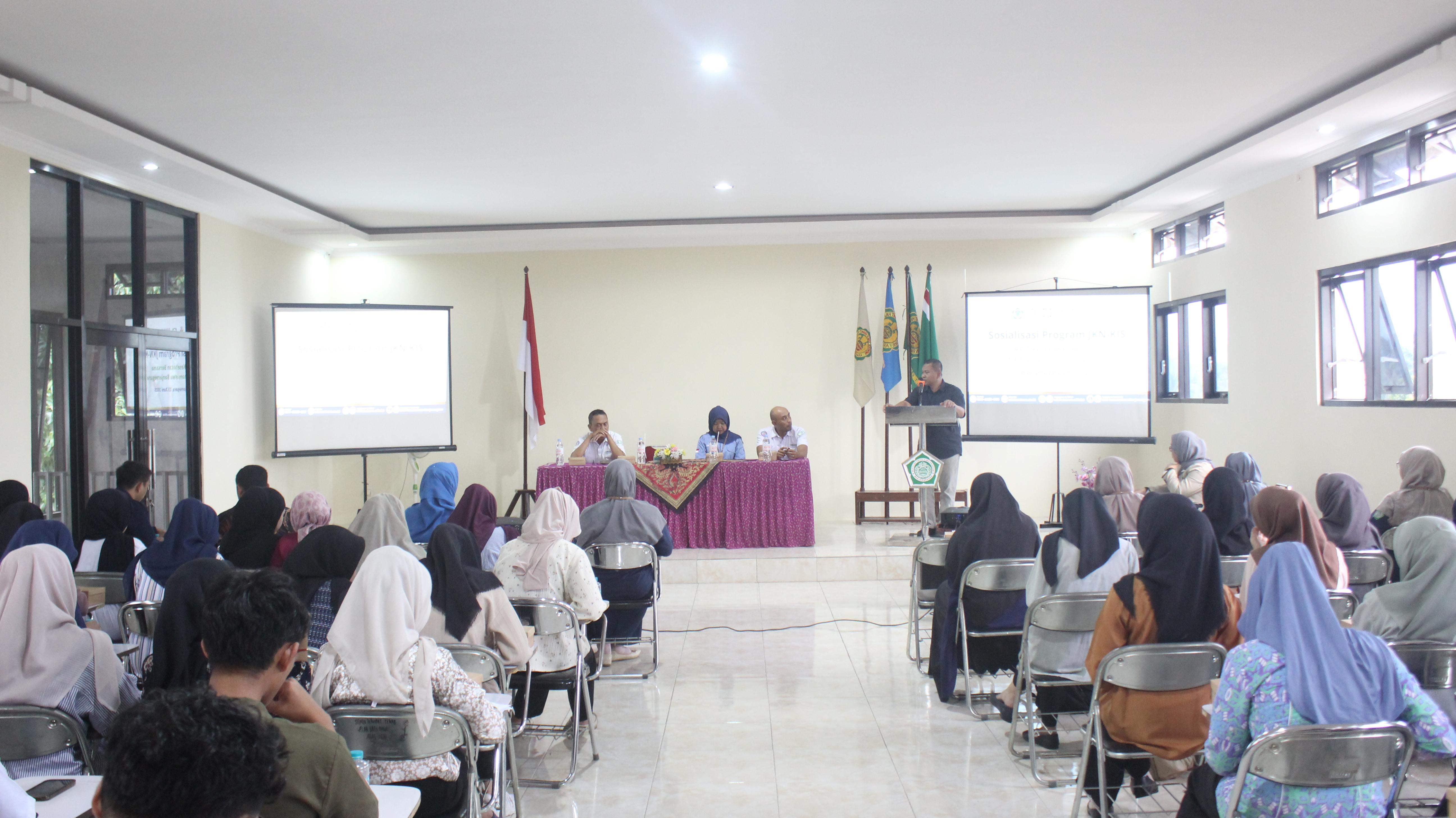 STIE Tamansiswa Banjarnegara Bersama BPJS Kesehatan Sosialisasikan Program JKN-KIS Kepada Mahasiswa